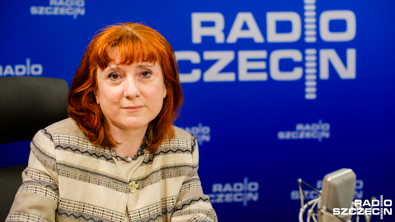 Małgorzata Prokop-Paczkowska w studiu Radia Szczecin. Fot. Konrad Nowak [Radio Szczecin/Archiwum]