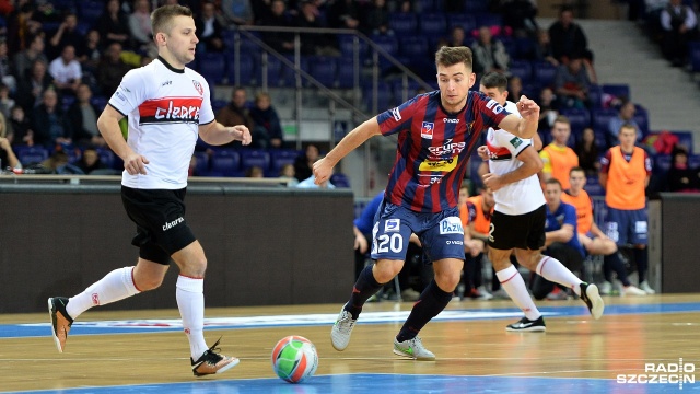 Pogoń 04 Szczecin - Clearex Chorzów 2:0. Fot. Łukasz Szełemej [Radio Szczecin] Futsalowa Pogoń wygrywa [ZDJĘCIA]