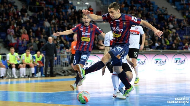 Pogoń 04 Szczecin - Clearex Chorzów 2:0. Fot. Łukasz Szełemej [Radio Szczecin] Futsalowa Pogoń wygrywa [ZDJĘCIA]