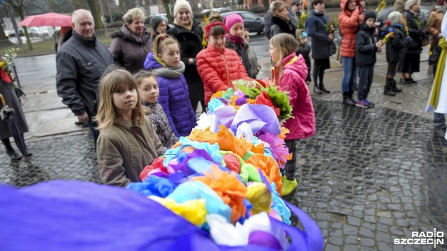 Marsz dla Jezusa w Niedzielę Palmową. Fot. Jarosław Gaszyński [Radio Szczecin] Pogoda zatrzymała Marsz dla Jezusa [ZDJĘCIA]