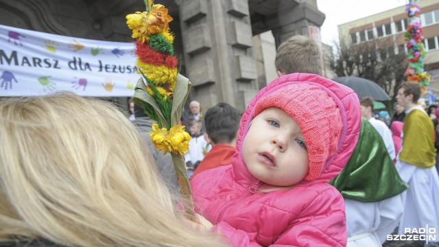 Marsz dla Jezusa w Niedzielę Palmową. Fot. Jarosław Gaszyński [Radio Szczecin] Pogoda zatrzymała Marsz dla Jezusa [ZDJĘCIA]