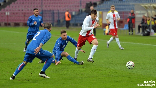 Piłkarska reprezentacja Polski do lat 20 przegrała z Włochami 3:0 w meczu Turnieju Czterech Narodów. Fot. Łukasz Szełemej [Radio Szczecin] Młodzi Włosi ograli Polaków [ZDJĘCIA]