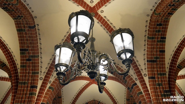 Czerwony Ratusz. Fot. Łukasz Szełemej [Radio Szczecin] Odnowiony hol Czerwonego Ratusza [WIDEO, ZDJĘCIA]