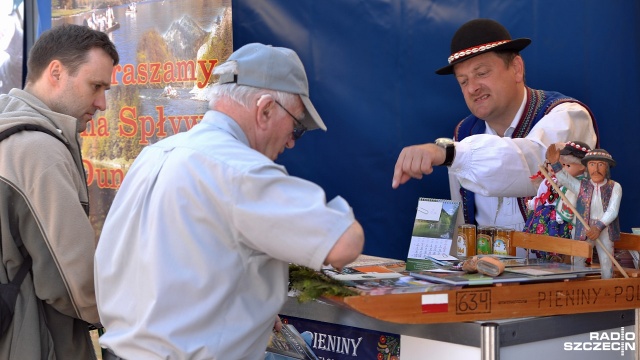 Piknik nad Odrą. Fot. Łukasz Szełemej [Radio Szczecin] Szczecinianie tłumnie odwiedzają Piknik nad Odrą [WIDEO, ZDJĘCIA]
