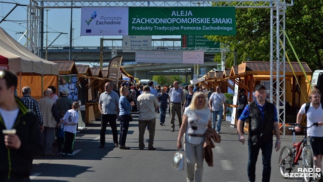 Piknik nad Odrą. Fot. Łukasz Szełemej [Radio Szczecin] Szczecinianie tłumnie odwiedzają Piknik nad Odrą [WIDEO, ZDJĘCIA]
