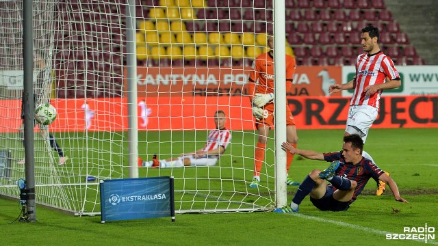 Piłkarze Pogoni Szczecin wygrali w środę na własnym stadionie z Cracovią Kraków 3:2. Fot. Łukasz Szełemej [Radio Szczecin] Zwycięstwo Pogoni na pożegnanie z kibicami [WIDEO, ZDJĘCIA]