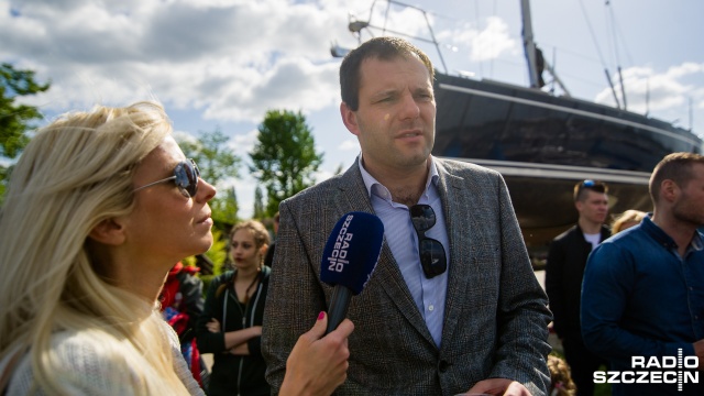 Prezes TTS, Michał Pokorski. Fot. Konrad Nowak [Radio Szczecin] Firma produkująca jachty wybudowała łódź dla swoich pracowników [WIDEO, ZDJĘCIA]