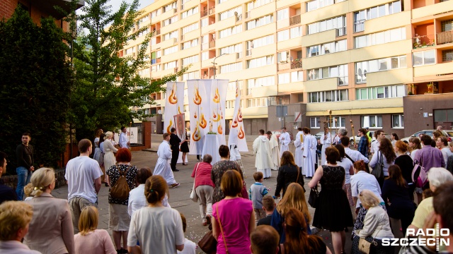 Pierwsza akademicka procesja w Szczecinie. Fot. Konrad Nowak [Radio Szczecin] Studencka procesja u dominikanów [ZDJĘCIA]