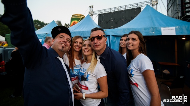 W piątek wieczorem na scenie zagrała Sarsa. Fot. Konrad Nowak [Radio Szczecin] Sarsa, Piersi, Blue Cafe... Wystartowały Dni Polic [ZDJĘCIA]