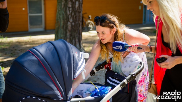 Spotkanie mam z dziećmi w Lasku Arkońskim. Fot. Konrad Nowak [Radio Szczecin] Nietypowy piknik w Lasku Arkońskim [WIDEO, ZDJĘCIA]