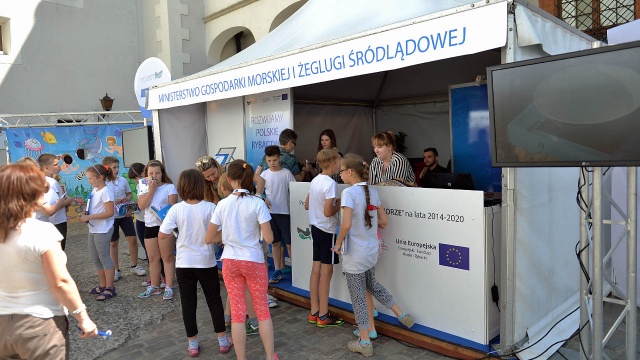 Targ rybny w Szczecinie. Fot. Łukasz Szełemej [Radio Szczecin] Targ rybny ze skromnym zainteresowaniem [ZDJĘCIA]