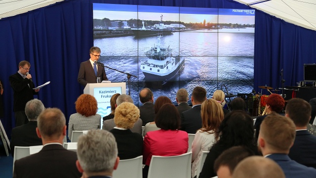 Stocznia Poltramp Yard zwodowała kablowiec. Fot. Sławomir Ryfczyński/iswinoujscie.pl Stocznia Poltramp Yard ochrzciła kablowiec [WIDEO, ZDJĘCIA]