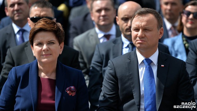 Premier Beata Szydło i prezydent Andrzej Duda. Fot. Łukasz Szełemej [Radio Szczecin] Lech Kaczyński patronem terminalu LNG [WIDEO, ZDJĘCIA]