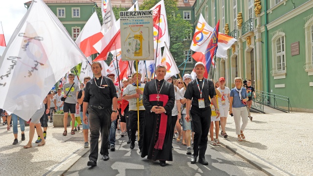 ŚDM: Kolorowy korowód przeszedł ulicami Szczecina. Fot. Marcin Kokolus [Radio Szczecin] ŚDM: Kolorowy korowód przeszedł ulicami Szczecina [WIDEO, ZDJĘCIA]