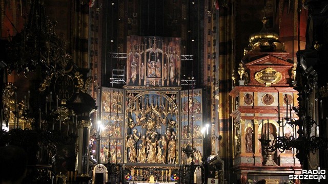 Ołtarz Wita Stwosza w kościele Mariackim. Fot. Piotr Kołodziejski [Radio Szczecin] Kardynał Dziwisz zainauguruje Światowe Dni Młodzieży [ZDJĘCIA]