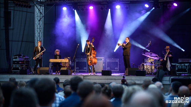 Wojtek Mazolewski Quintet wystąpił na dziedzińcu Zamku Książąt Pomorskich. Fot. Konrad Nowak [Radio Szczecin] Wojtek Mazolewski na Zamku. "Muzyków poniosło" [ZDJĘCIA]