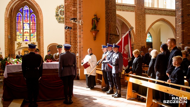 Uroczystości pogrzebowe Piotra Jani w szczecińskiej katedrze. Fot. Konrad Nowak [Radio Szczecin] Uroczystości pogrzebowe Piotra Jani w szczecińskiej katedrze [WIDEO, DUŻO ZDJĘĆ]