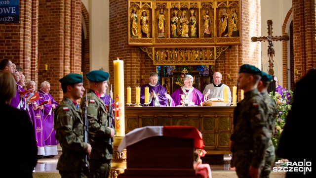 Uroczystości pogrzebowe Piotra Jani w szczecińskiej katedrze. Fot. Konrad Nowak [Radio Szczecin] Uroczystości pogrzebowe Piotra Jani w szczecińskiej katedrze [WIDEO, DUŻO ZDJĘĆ]