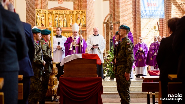 Uroczystości pogrzebowe Piotra Jani w szczecińskiej katedrze. Fot. Konrad Nowak [Radio Szczecin] Uroczystości pogrzebowe Piotra Jani w szczecińskiej katedrze [WIDEO, DUŻO ZDJĘĆ]