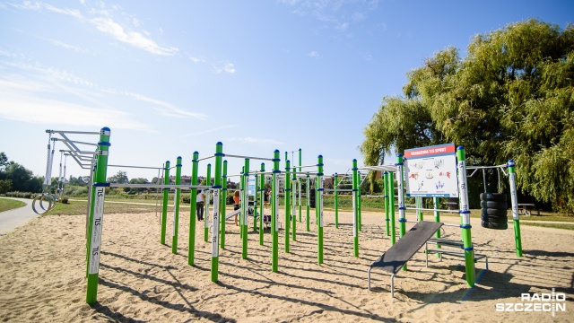 Park do ćwiczeń z kalisteniki. Fot. Konrad Nowak [Radio Szczecin] Pierwszy w Polsce park do tańca na rurze [ZDJĘCIA]