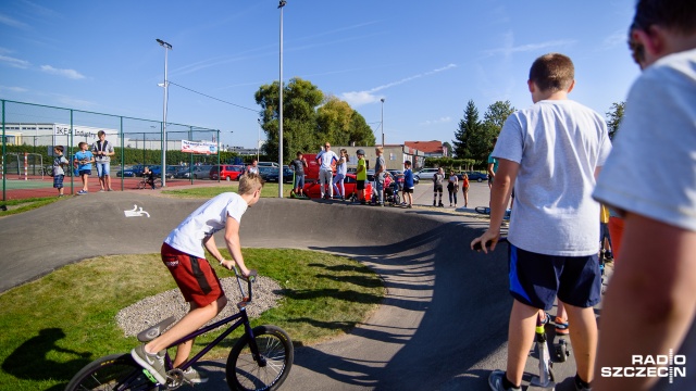 Amatorzy ekstremalnej jazdy na rowerze czy rolkach mają swoje miejsce w Goleniowie. Fot. Konrad Nowak [Radio Szczecin] Ekstremalne emocje w Goleniowie [ZDJĘCIA]