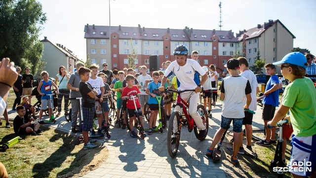 Amatorzy ekstremalnej jazdy na rowerze czy rolkach mają swoje miejsce w Goleniowie. Fot. Konrad Nowak [Radio Szczecin] Ekstremalne emocje w Goleniowie [ZDJĘCIA]