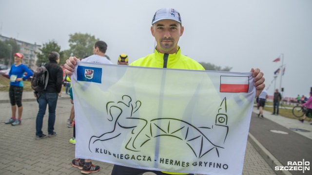 44. Bieg Transgraniczny "Doliną Dolnej Odry". Fot. Olaf Nowicki [Radio Szczecin] Ruszyli na trasę, aby uczcić Dzień Jedności Niemiec [WIDEO, ZDJĘCIA]