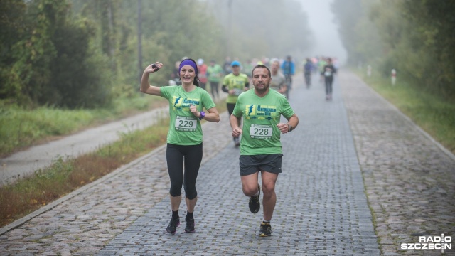 44. Bieg Transgraniczny "Doliną Dolnej Odry". Fot. Olaf Nowicki [Radio Szczecin] Ruszyli na trasę, aby uczcić Dzień Jedności Niemiec [WIDEO, ZDJĘCIA]