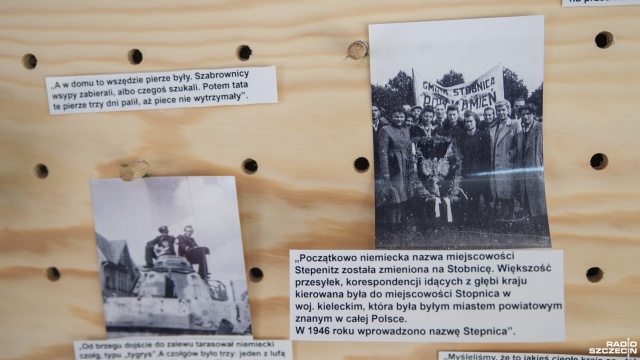 "Muzeum Migracji" w Stepnicy. Fot. Olaf Nowicki [Radio Szczecin] Nietypowe objazdowe muzeum zajechało do Stepnicy [WIDEO, ZDJĘCIA]