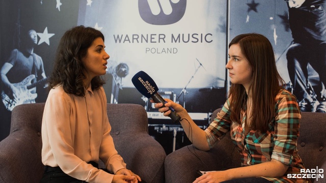 Katie Melua i Milena Milewska. Fot. Maciej Myszkowiak [Radio Szczecin] O nowej płycie i skokach ze spadochronem. Katie Melua w Radiu Szczecin [WYWIAD]