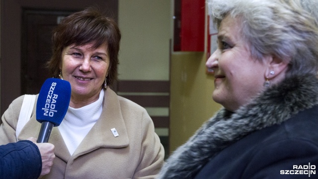 70-lecie istnienia świętuje szczeciński "Pobożniak", czyli Liceum Ogólnokształcące nr 2. Urodziny obchodzi hucznie - na zjazd absolwentów przyjechało w piątek blisko tysiąc osób. Fot. Weronika Łyczywek [Radio Szczecin] Wieczór wspomnień w "Pobożniaku". To już 70 lat [WIDEO, ZDJĘCIA]