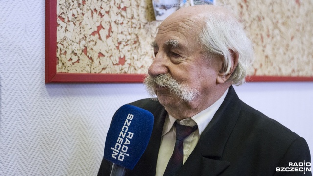 70-lecie istnienia świętuje szczeciński "Pobożniak", czyli Liceum Ogólnokształcące nr 2. Urodziny obchodzi hucznie - na zjazd absolwentów przyjechało w piątek blisko tysiąc osób. Fot. Weronika Łyczywek [Radio Szczecin] Wieczór wspomnień w "Pobożniaku". To już 70 lat [WIDEO, ZDJĘCIA]