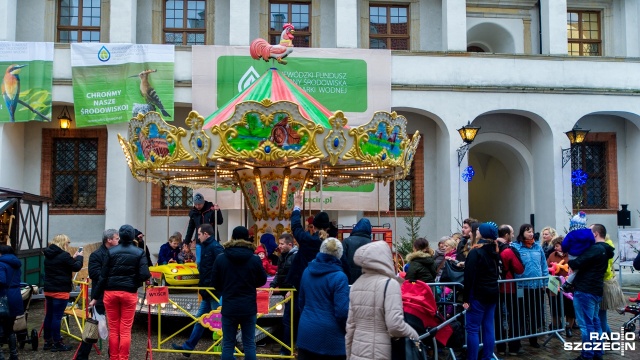 Jarmark Bożonarodzeniowy na Zamku Książąt Pomorskich w Szczecinie. Fot. Olaf Nowicki [Radio Szczecin] Tłumy szczecinian na Jarmarku Bożonarodzeniowym na Zamku [WIDEO, ZDJĘCIA]
