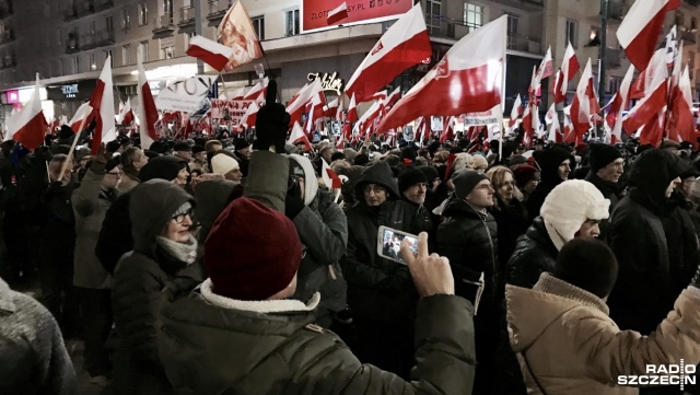 Demonstracje na ulicach Warszawy. Fot. Łukasz Szełemej [Radio Szczecin] Demonstracje na ulicach Warszawy