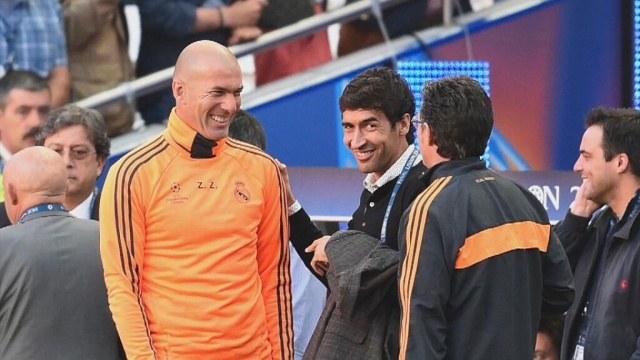 Zinedine Zidane nowym trenerem Realu Madryt. Zastąpi na tym stanowisku zwolnionego Rafę Beniteza - poinformował prezes klubu Florentino Perez.