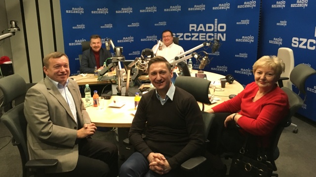 Kłopoty finansowe Morskiej Stoczni Remontowej Gryfia są efektem polityki byłego rządu, który doprowadził do przejęcia większości udziałów przez fundusze zewnętrzne, niezwiązane z regionem - mówili w Kawiarence politycznej Radia Szczecin zachodniopomorscy politycy.
