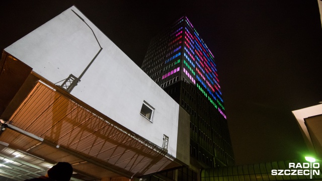 Podczas finału mieszkańcy Szczecina mogli zobaczyć podświetlony wieżowiec telewizji oraz pokaz ogni. W samym Szczecinie pieniądze dla Wielkiej Orkiestry Świątecznej Pomocy zbierało prawie 1000 wolontariuszy.