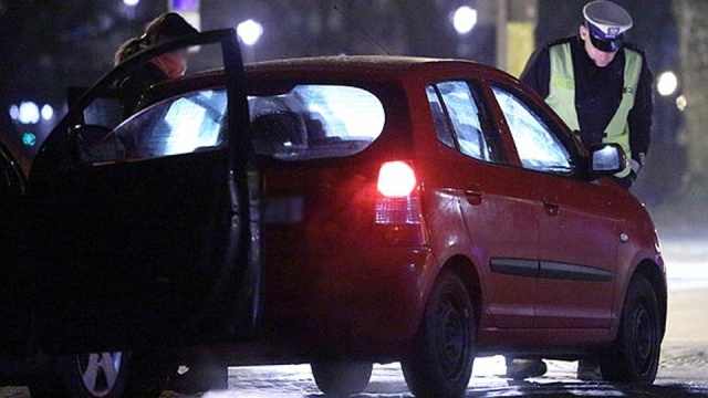 Potrącona na pasach 36-latka trafiła do szpitala. Do wypadku doszło w sobotę po godzinie 18 w Świnoujściu przy ulicy Wojska Polskiego - podaje portal iswinoujscie.pl.