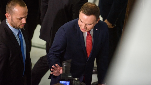 Polska jest potrzebna do rozwiązania kryzysów w Unii Europejskiej, a Europy nie stać na sztuczny konflikt z Warszawą - między innymi o tym będzie mówił w Brukseli prezydent Andrzej Duda.