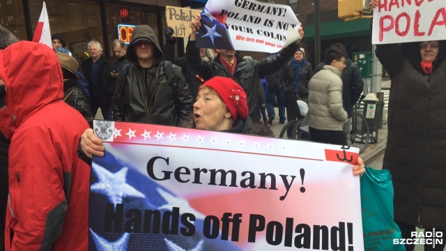 Przedstawiciele Polonii z Nowego Jorku protestowali przed niemieckim konsulatem w tym mieście.