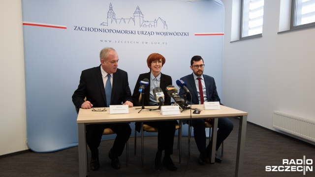 Ustawa o minimalnej stawce godzinowej w przypadku umowy zlecenia do wprowadzenia za trzy miesiące - zadeklarowała w Szczecinie Elżbieta Rafalska, minister rodziny, pracy i polityki społecznej.