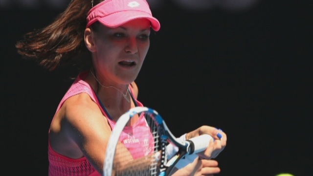 Agnieszka Radwańska nie zagra w finale Australian Open. Polka przegrała z numer jeden światowego tenisa, Amerykanką Sereną Williams 0:6, 4:6.