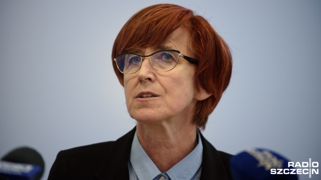 To projekt odważny, śmiały i solidarnościowy z polskimi rodzinami i przy dobrej współpracy z samorządami uda się go sprawnie uruchomić na początku kwietnia - podkreśla Elżbieta Rafalska.