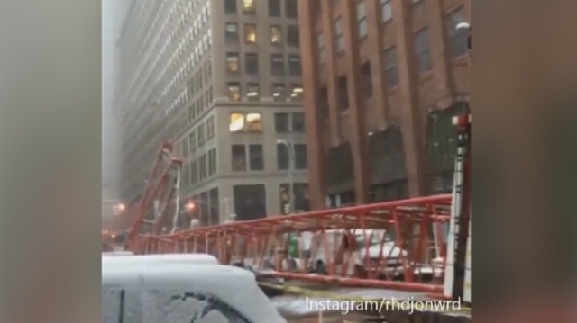 Dźwig przewrócił się na ulicę w Nowym Jorku. Jedna osoba zginęła, a trzy są ranne. Do zdarzenia doszło w piątek rano czasu lokalnego na Dolnym Manhattanie.