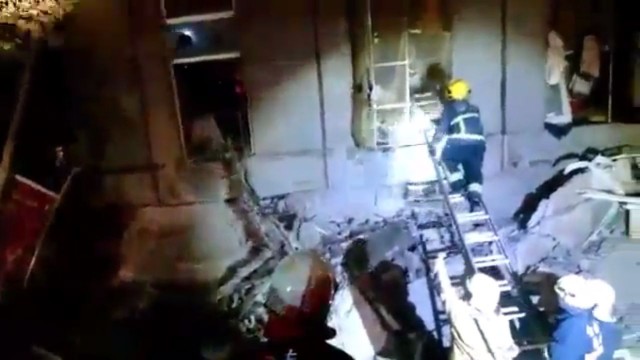 Liczba ofiar tragedii wzrosła do 11. Najsilniejszy wstrząs miał siłę ponad 6 w skali Richtera - donosi Informacyjna Agencja Radiowa.