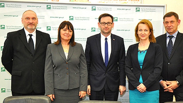 Nowy szef Agencji Restrukturyzacji i Modernizacji Rolnictwa w Zachodniopomorskiem jest kłamcą lustracyjnym. O sprawie pisze Gazeta Wyborcza.