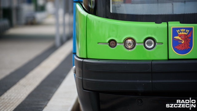 Normalnie już kursują tramwaje linii 8 i 10 na pętle na Gumieńcach w Szczecinie. W poniedziałek po godz. 15 doszło do zerwania sieci trakcyjnej na ul. Ku Słońcu przy rondzie Pileckiego.