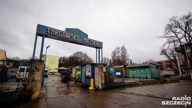Kupcy muszą opuścić targowisko w Dąbiu [WIDEO, ZDJĘCIA]