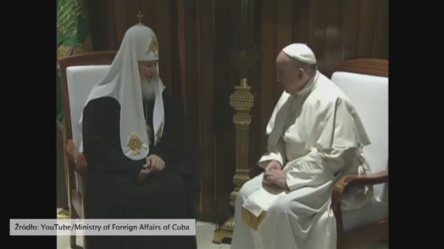 Papież Franciszek kolejny raz tworzy historię - tak o spotkaniu głowy państwa Kościoła Katolickiego na Kubie z Cyrylem, patriarchą moskiewskim i całej Rusi, piszą zgodnie media w Stanach Zjednoczonych.