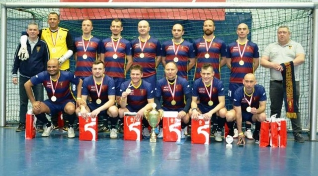 Oldboje Pogoni Szczecin zostali Mistrzem Polski w halowej piłce nożnej. Portowcy Stars zdobyli tytuł najlepszej drużyny w futsalu w Zawierciu.